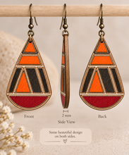 Cargar imagen en el visor de la galería, Geometric teardrop wooden earrings shown from the front, side and back, highlighting the same hand-painted design on both sides and the 2 mm American linden wood thickness.